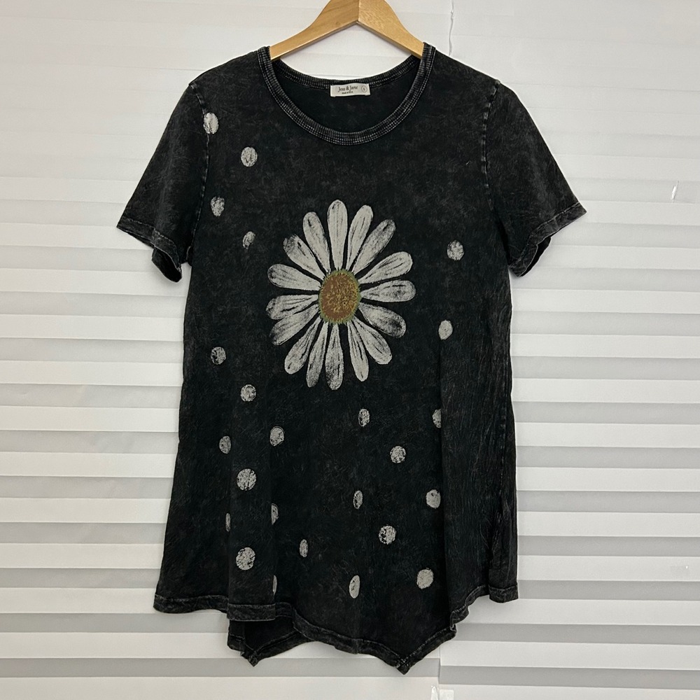 Jess & Jane Daisy Polka Dot Mineral Wash Handkerchief Hem T-Shirt Black L Artsy